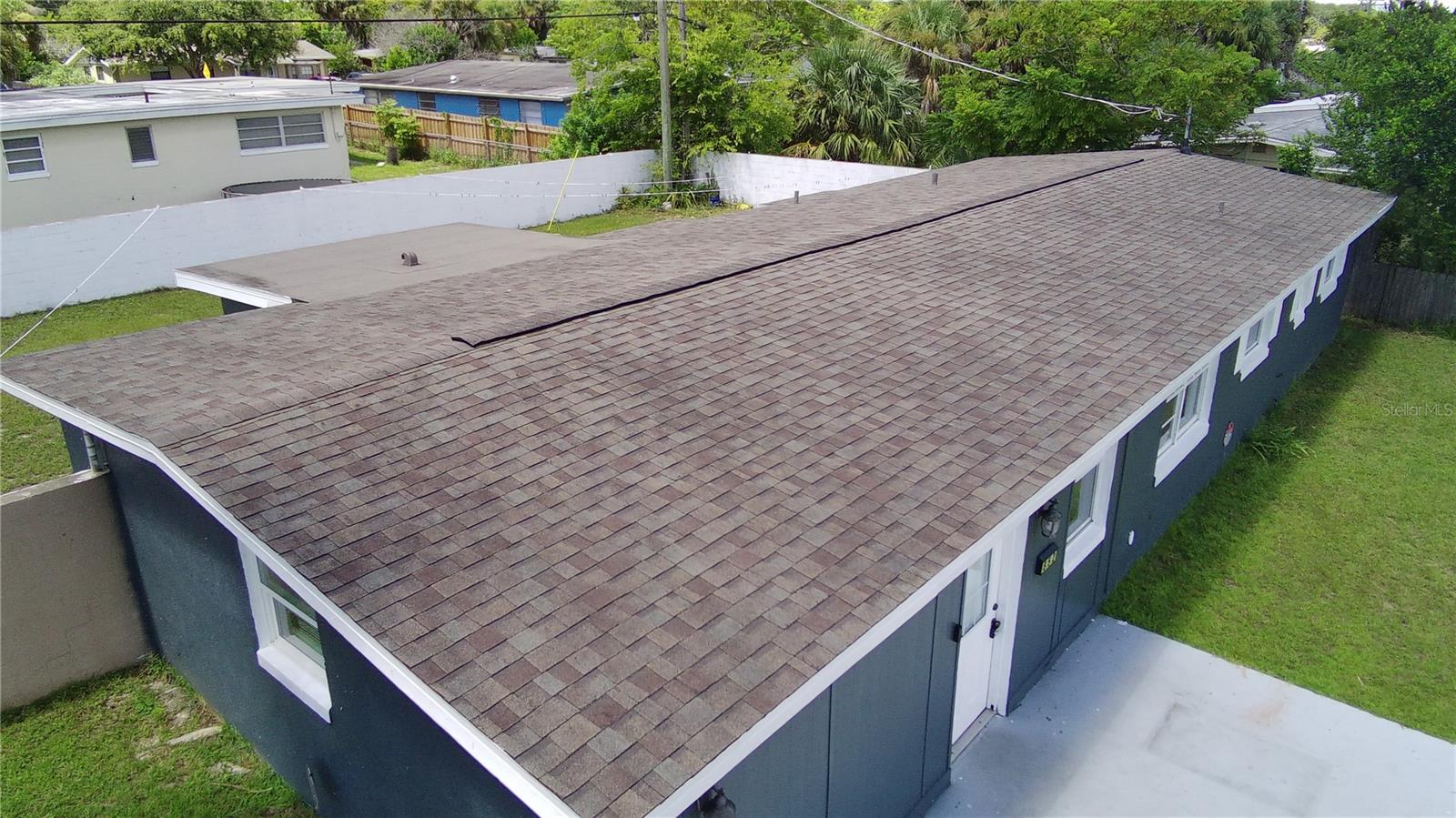 852 DERBYSHIRE RD — photo 3