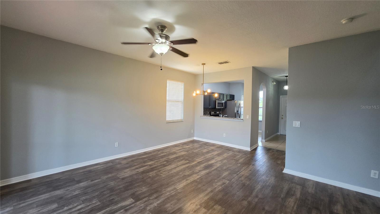 2102 CALABRIA AVE — photo 4