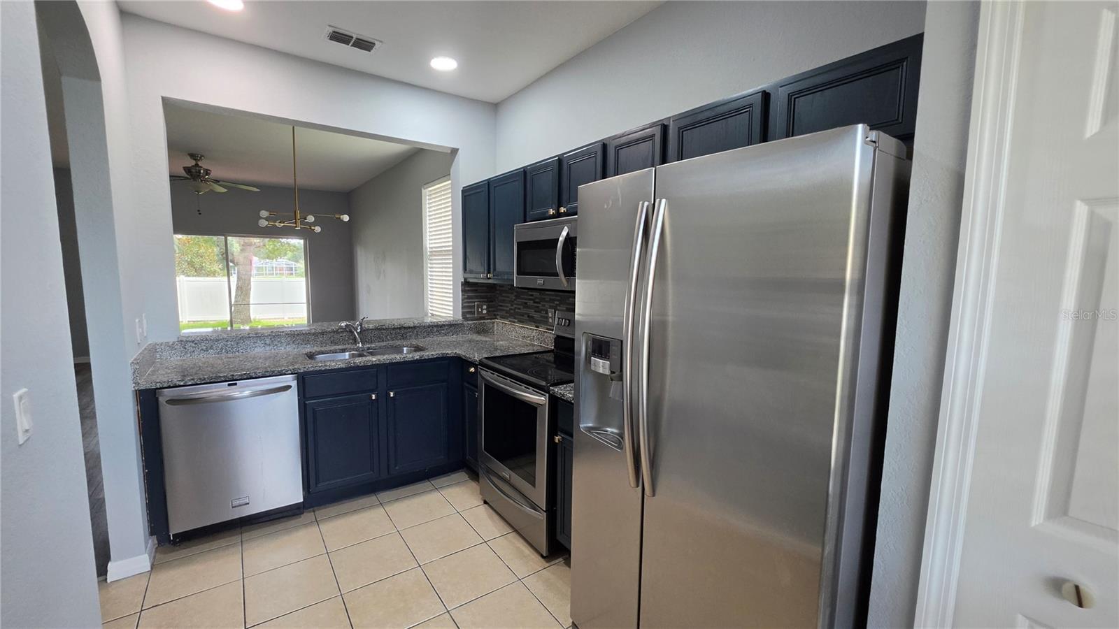 2102 CALABRIA AVE — photo 5