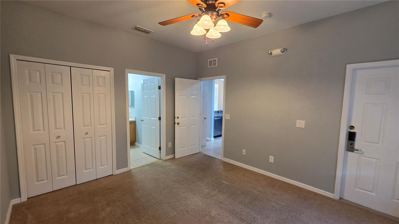 2102 CALABRIA AVE — photo 9