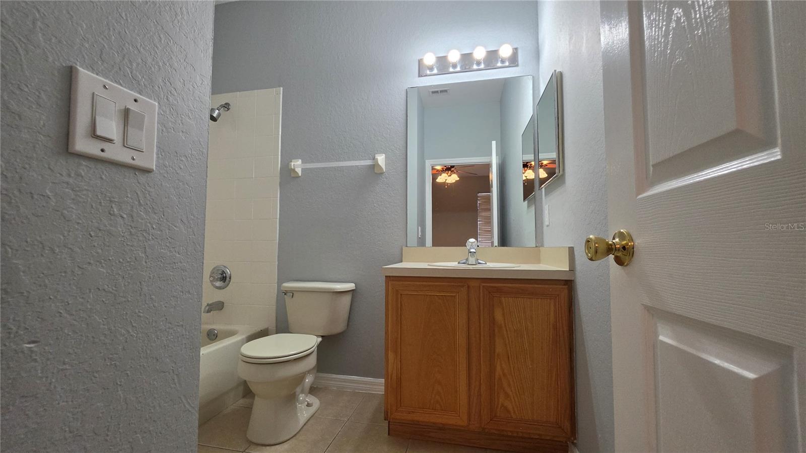 2102 CALABRIA AVE — photo 10
