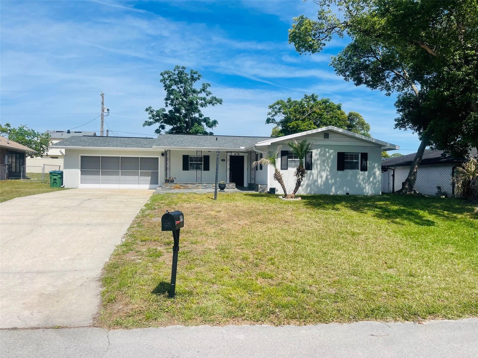 999 ELEANOR AVE