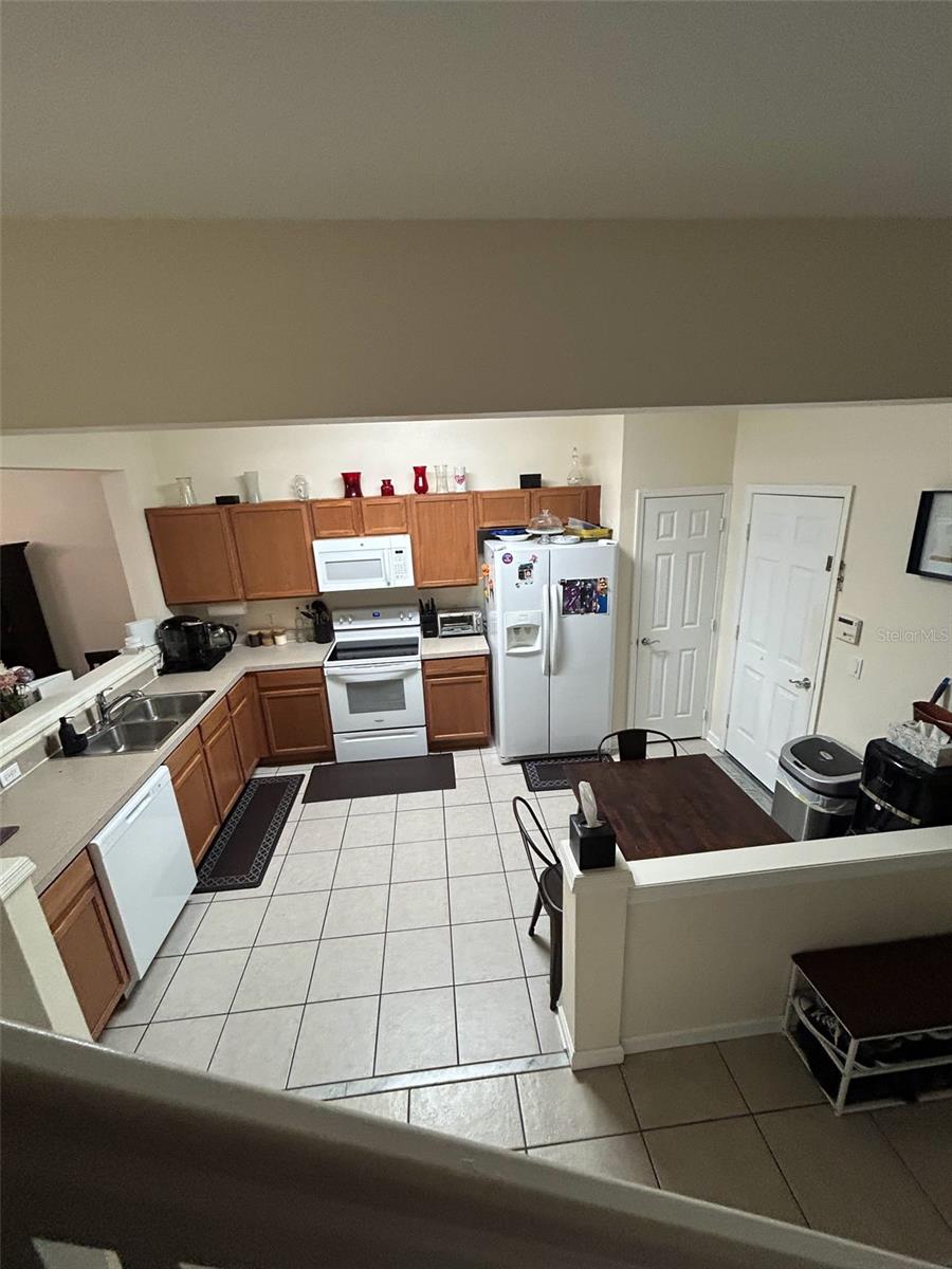 1121 SETON HALL CT — photo 8