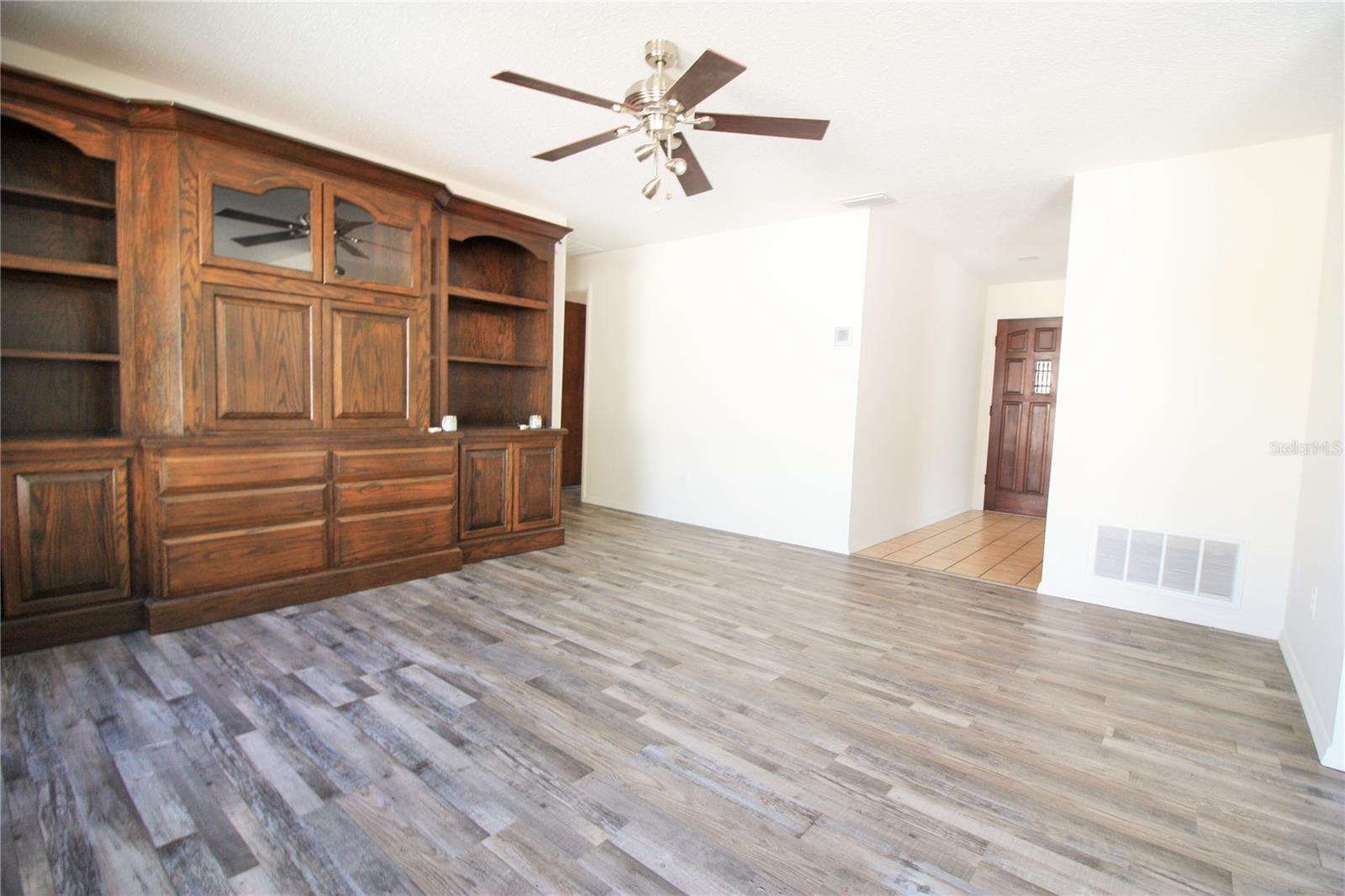 390 LILAC RD — photo 12