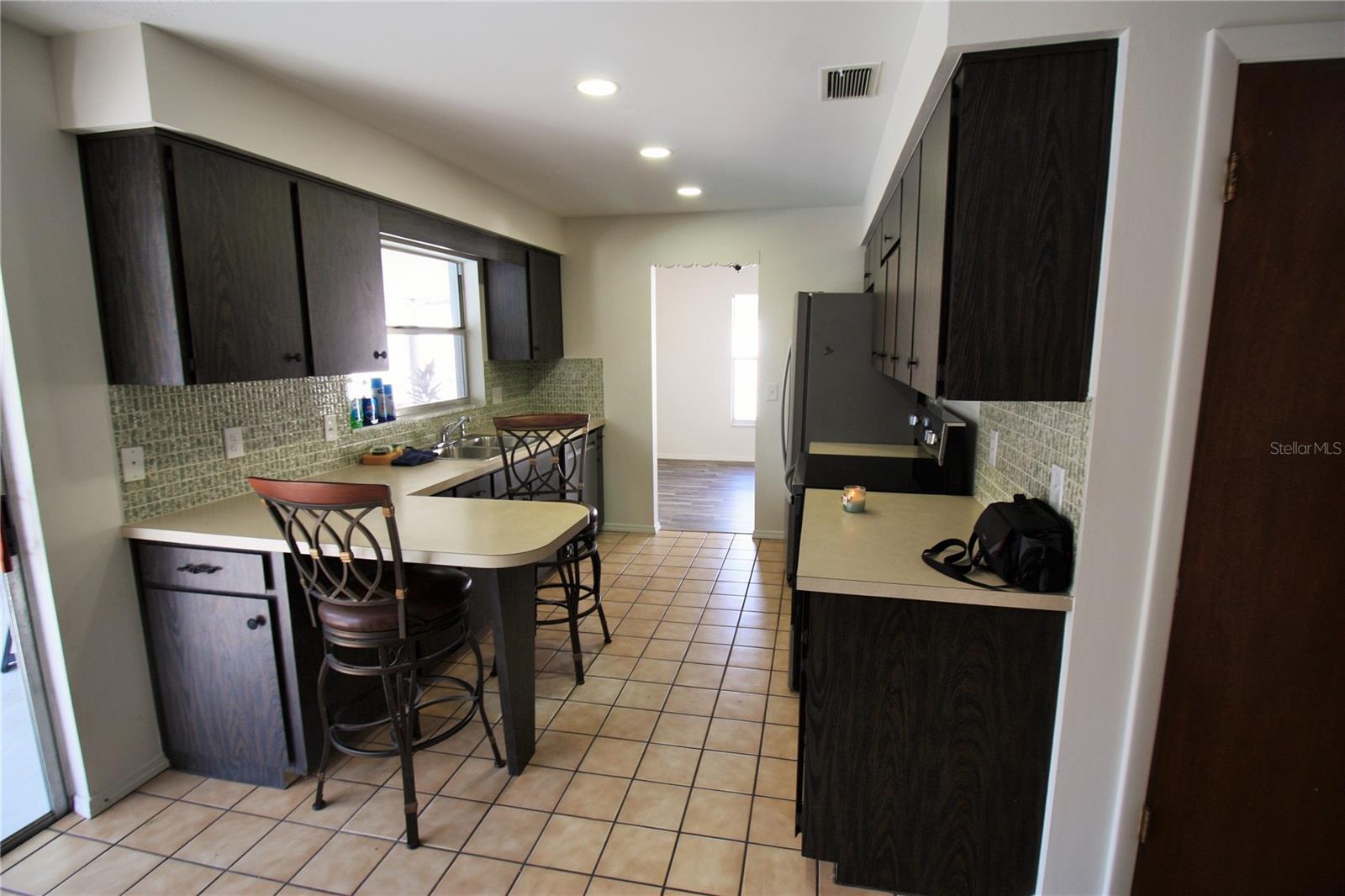 390 LILAC RD — photo 4