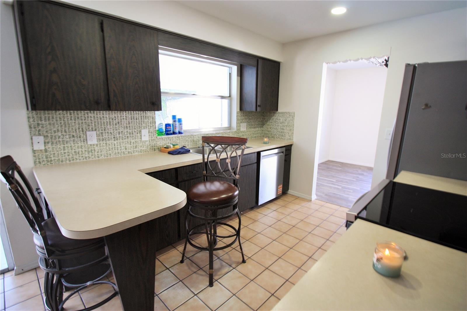 390 LILAC RD — photo 5