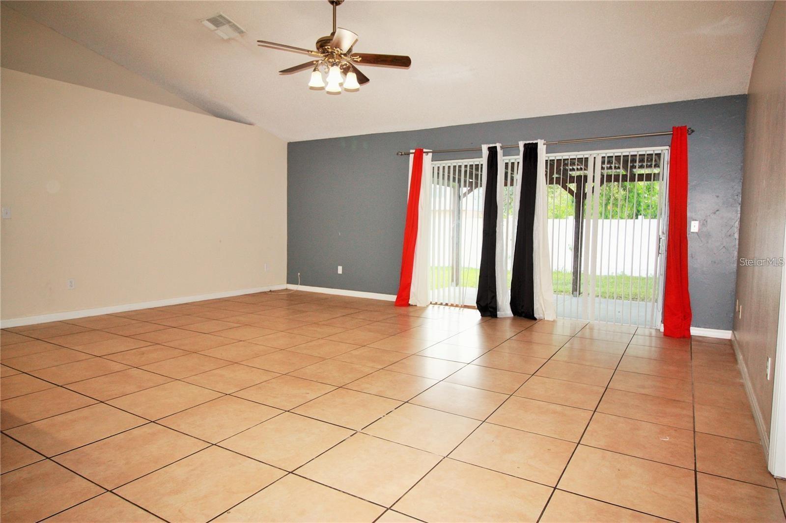 222 CHURCHILL CT — photo 7