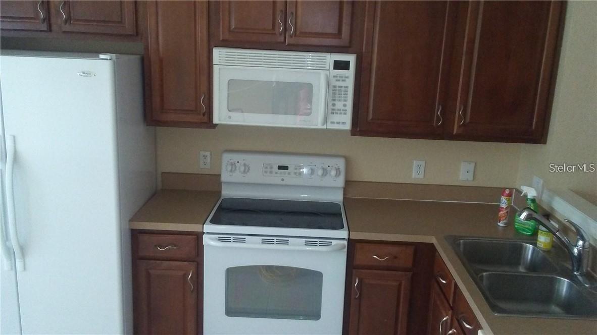 1761 STOCKTON DR — photo 12