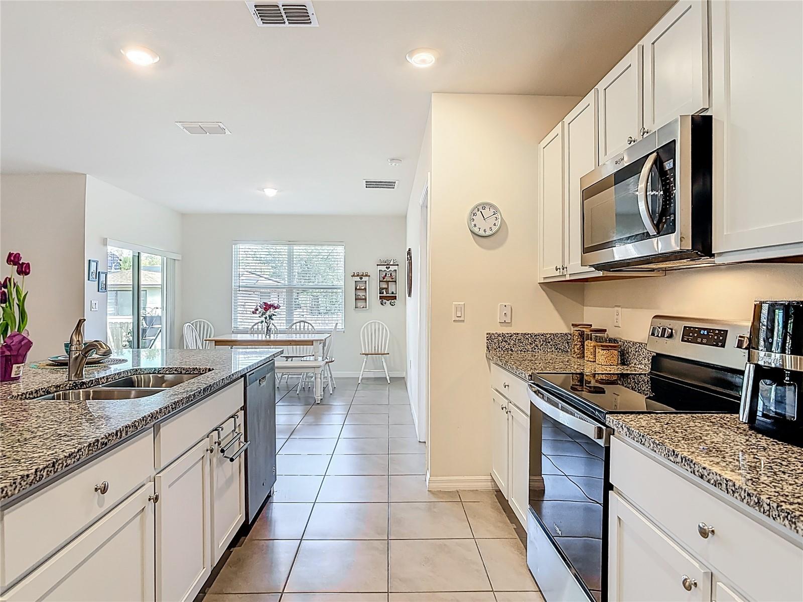 712 RED HAWK LN — photo 11