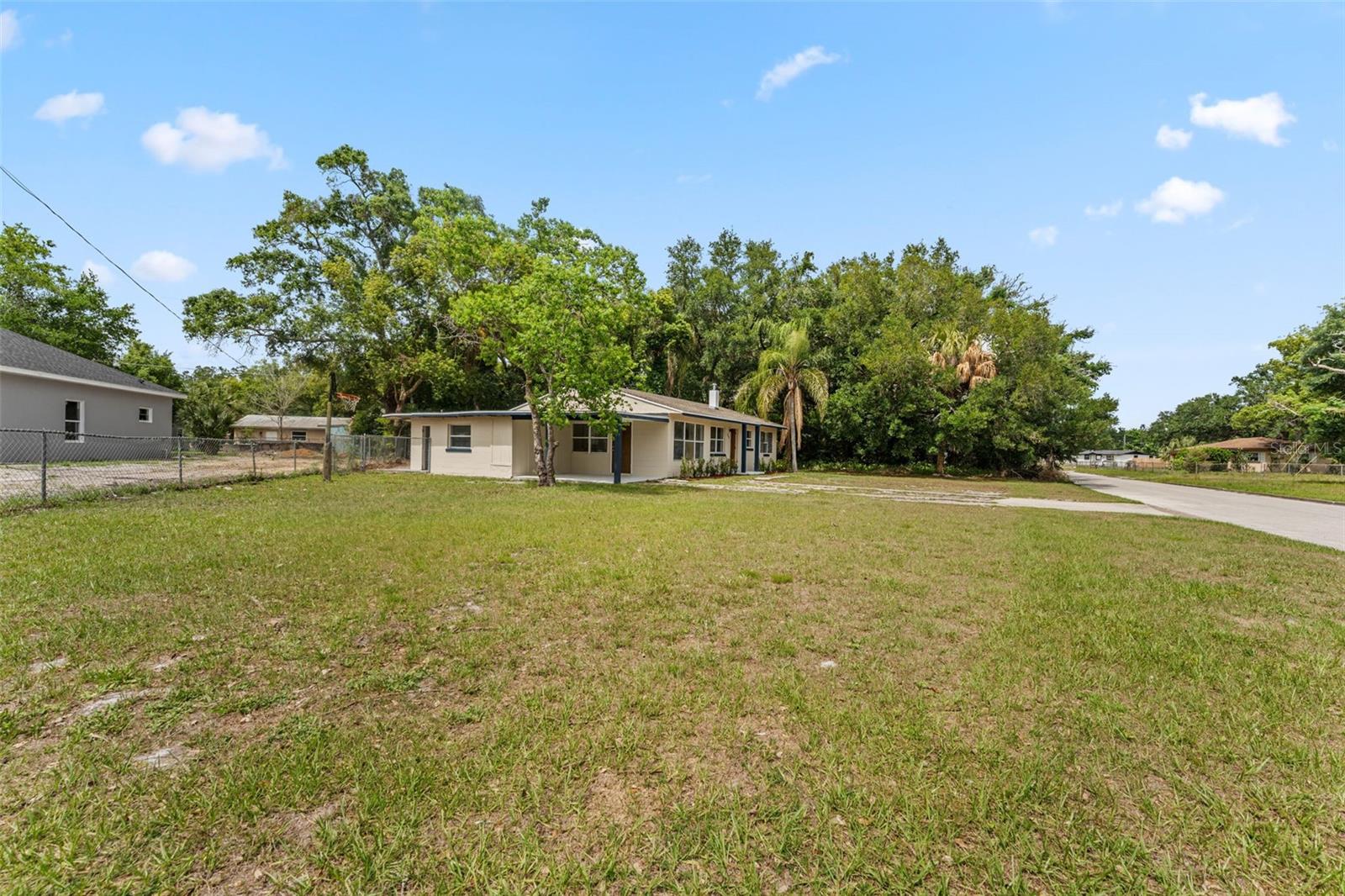 1218 CRESCENT ST — photo 4