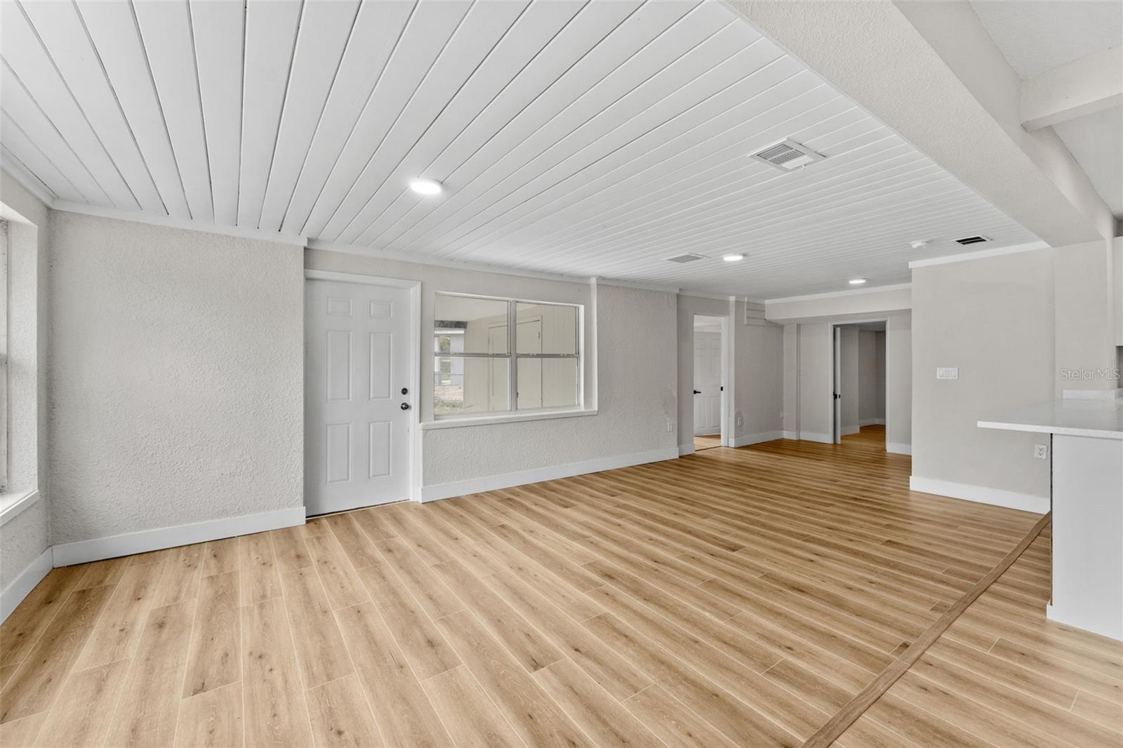1218 CRESCENT ST — photo 10