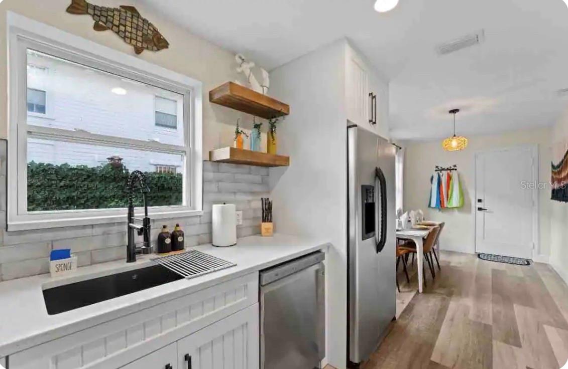301 N HOLLYWOOD AVE — photo 12