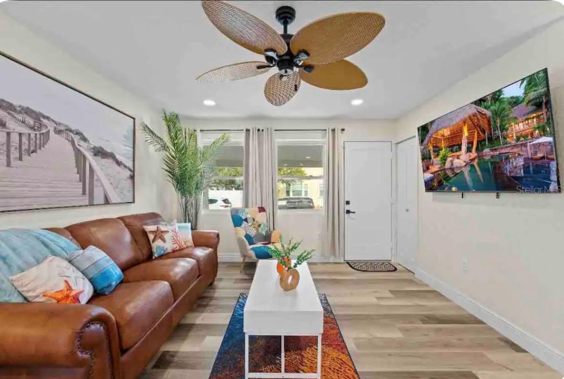 301 N HOLLYWOOD AVE — photo 8
