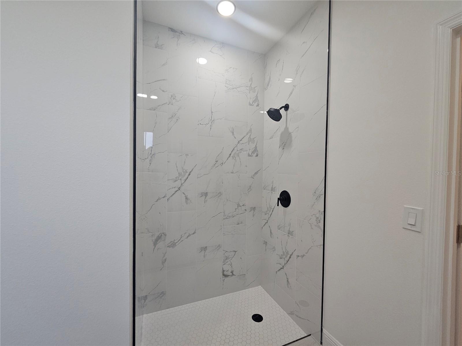 2068 DIXIE AVE — photo 11