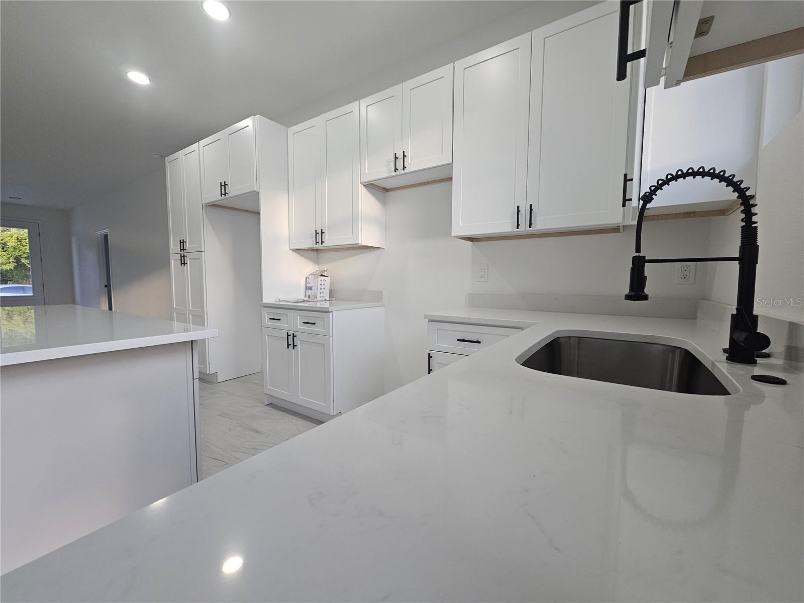 2068 DIXIE AVE — photo 4