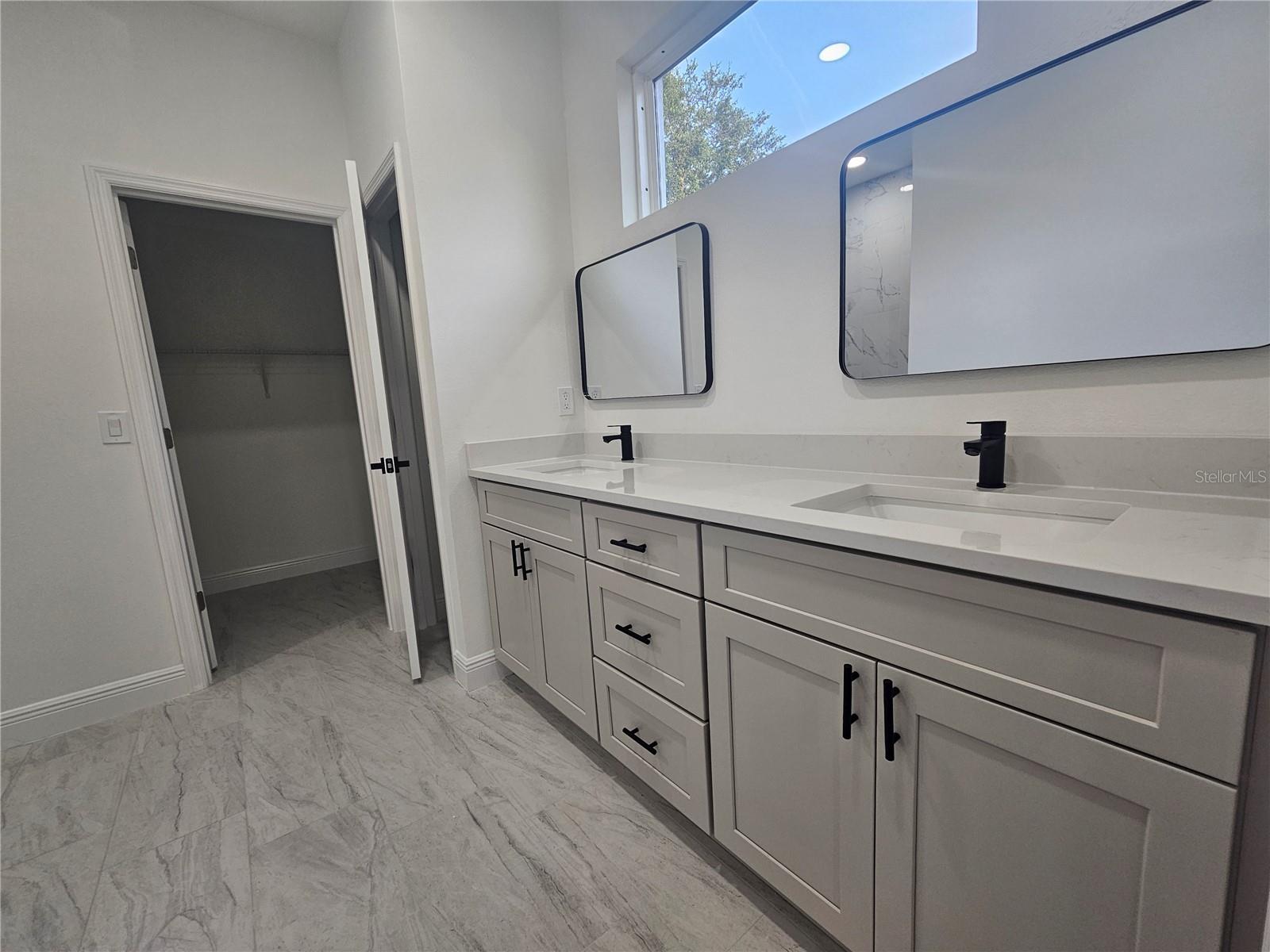 2068 DIXIE AVE — photo 8