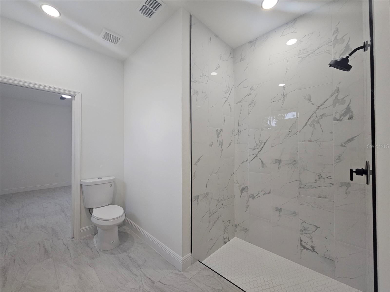 2068 DIXIE AVE — photo 10