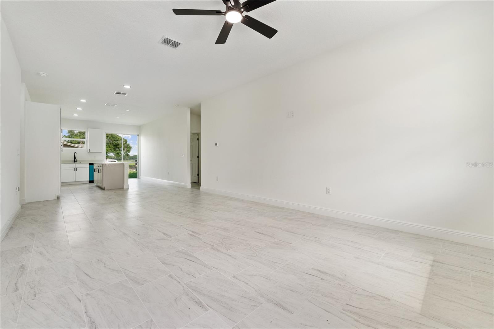 2048 DIXIE AVE — photo 3