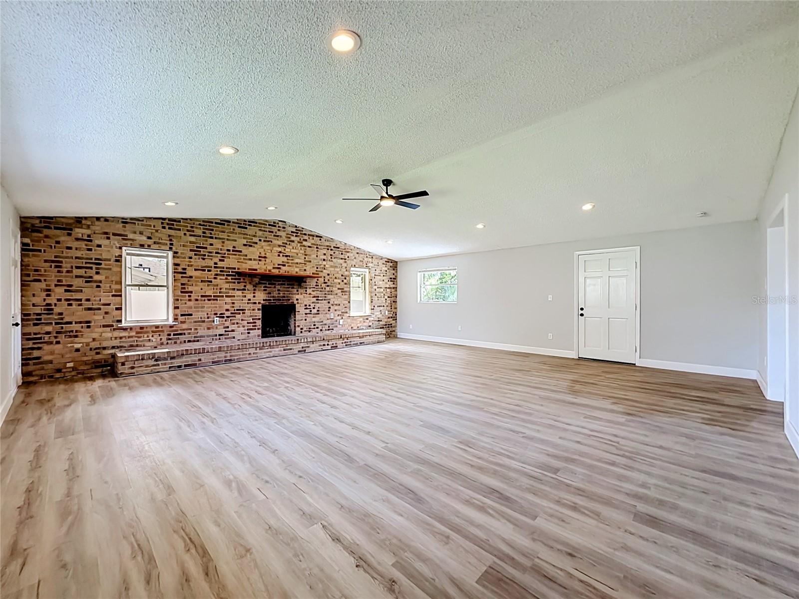 115 DREW AVE — photo 11