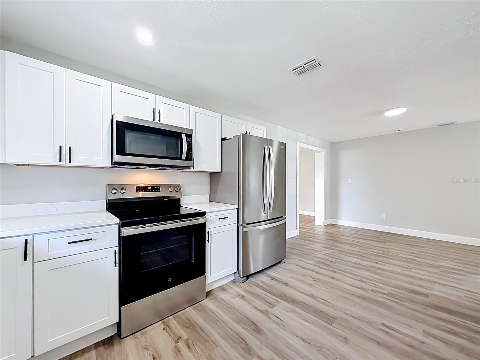 115 DREW AVE — photo 9