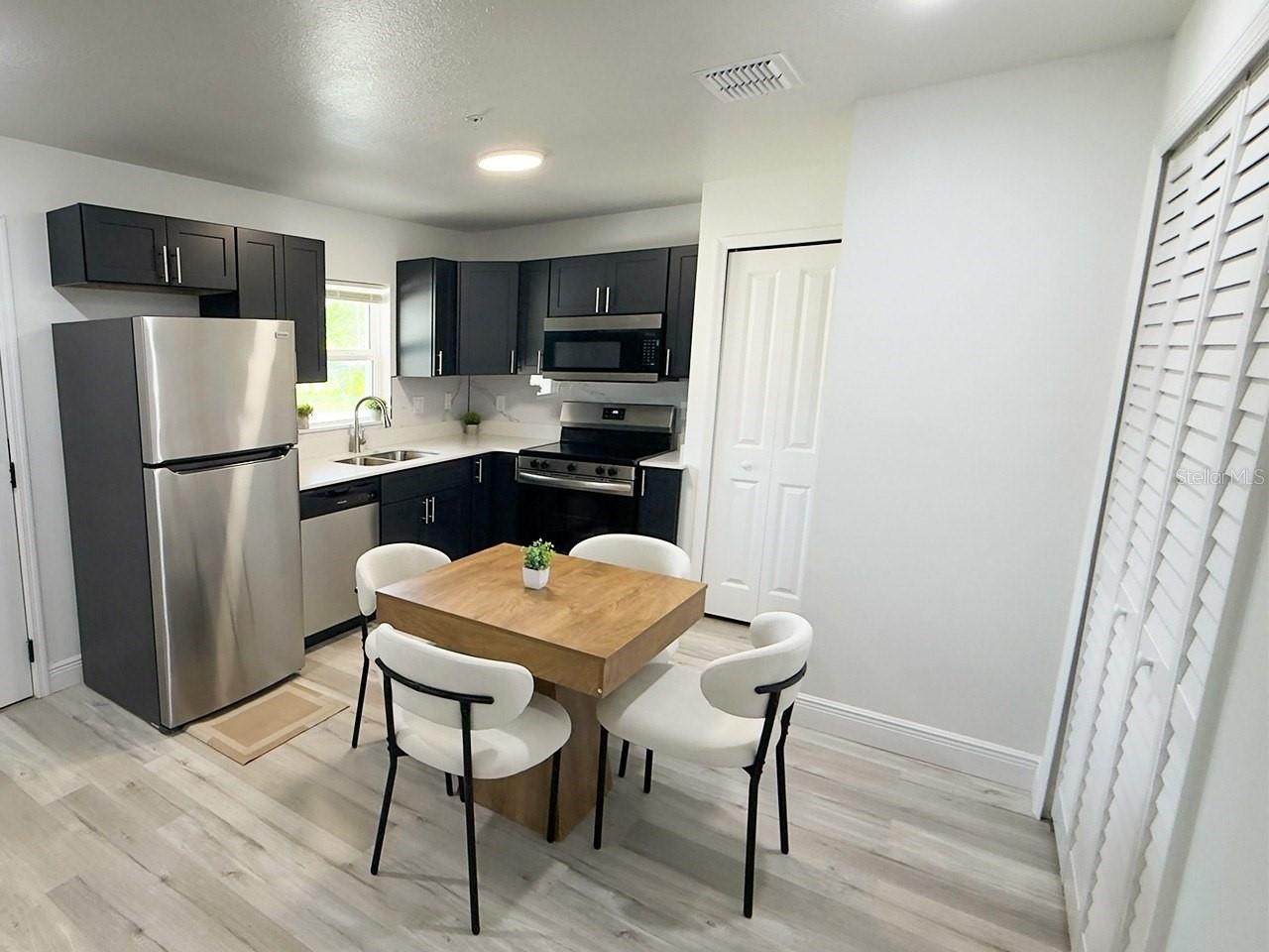 2201 CONWAY DR #102 — photo 5