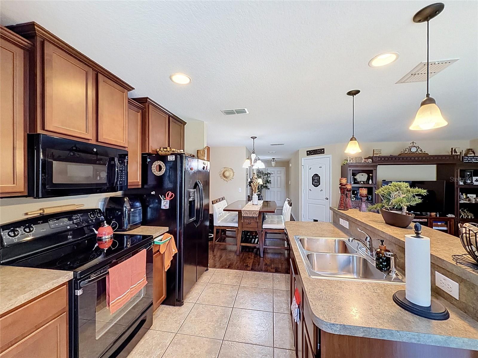 6420 WINDSOR LAKE CIR — photo 2