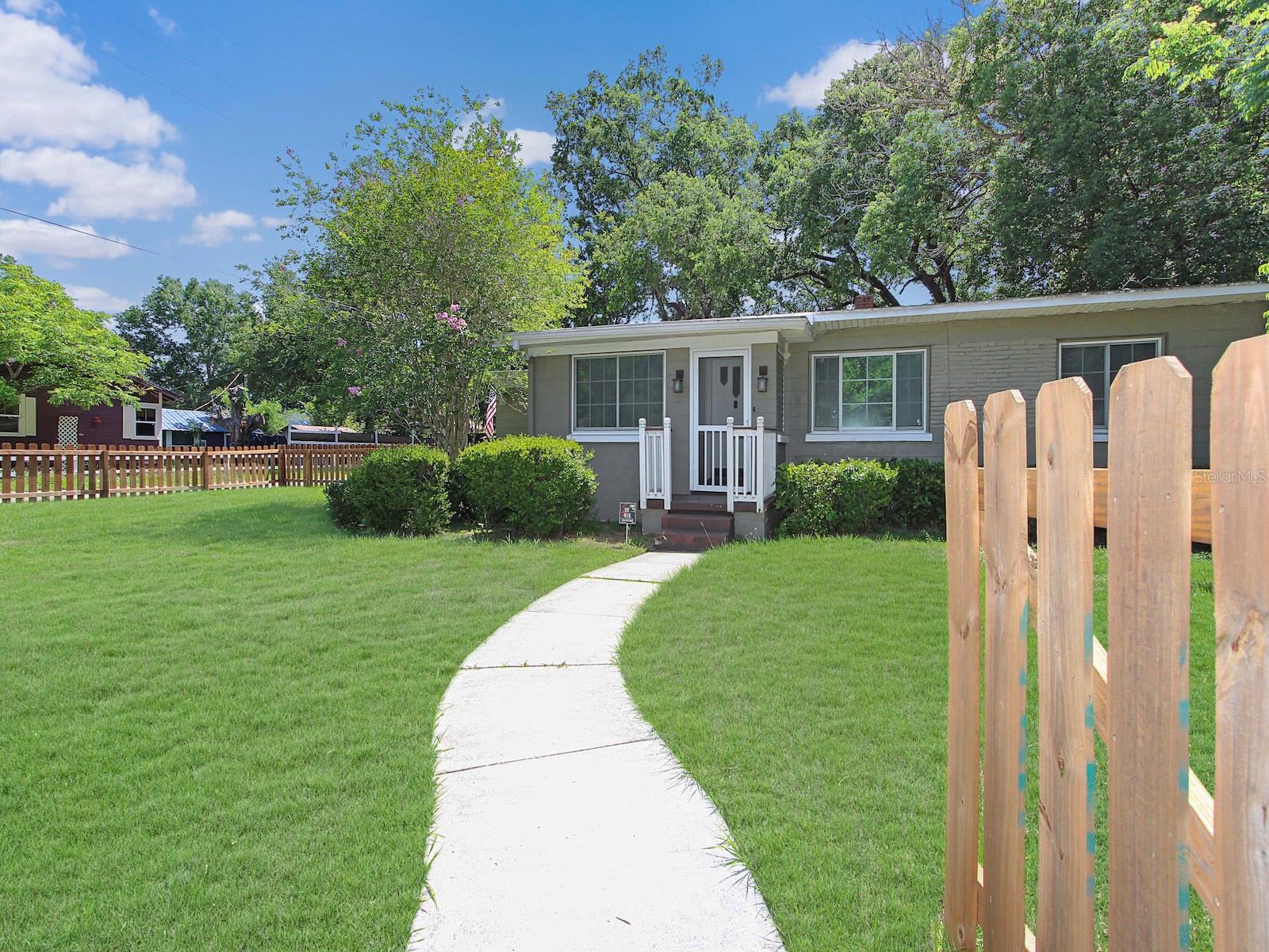 2541 S PALMETTO AVE — photo 3