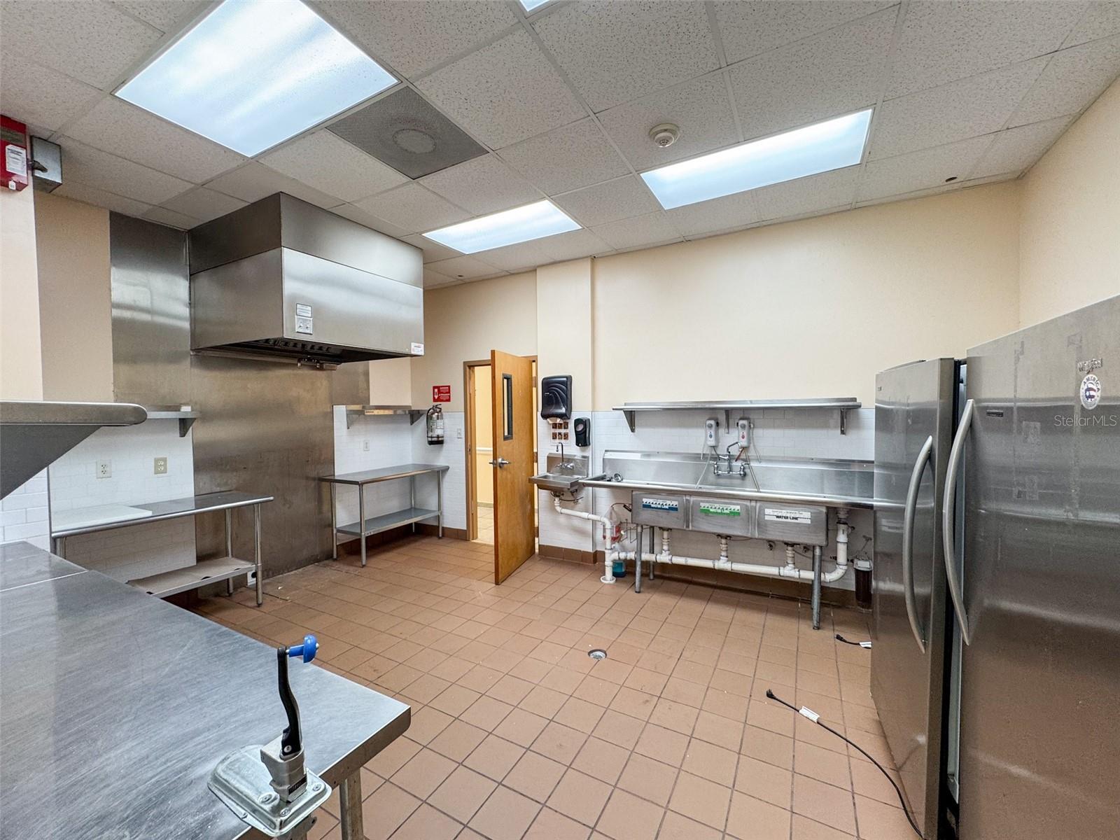 690 LAKE FOREST BLVD #Suite 1 — photo 7