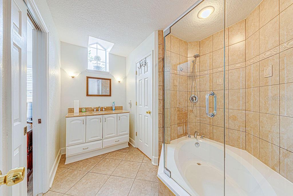 1545 FARRINDON CIR #1545 — photo 12