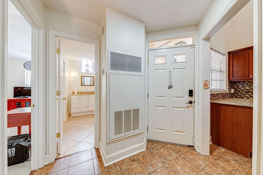 1545 FARRINDON CIR #1545 — photo 6