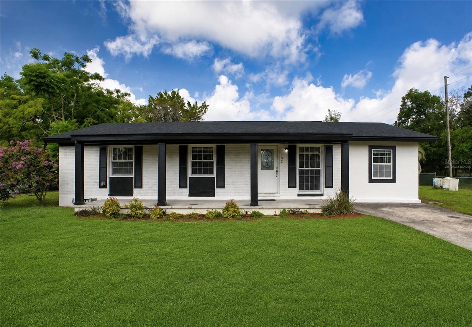 102 AMIGOS RD — photo 2