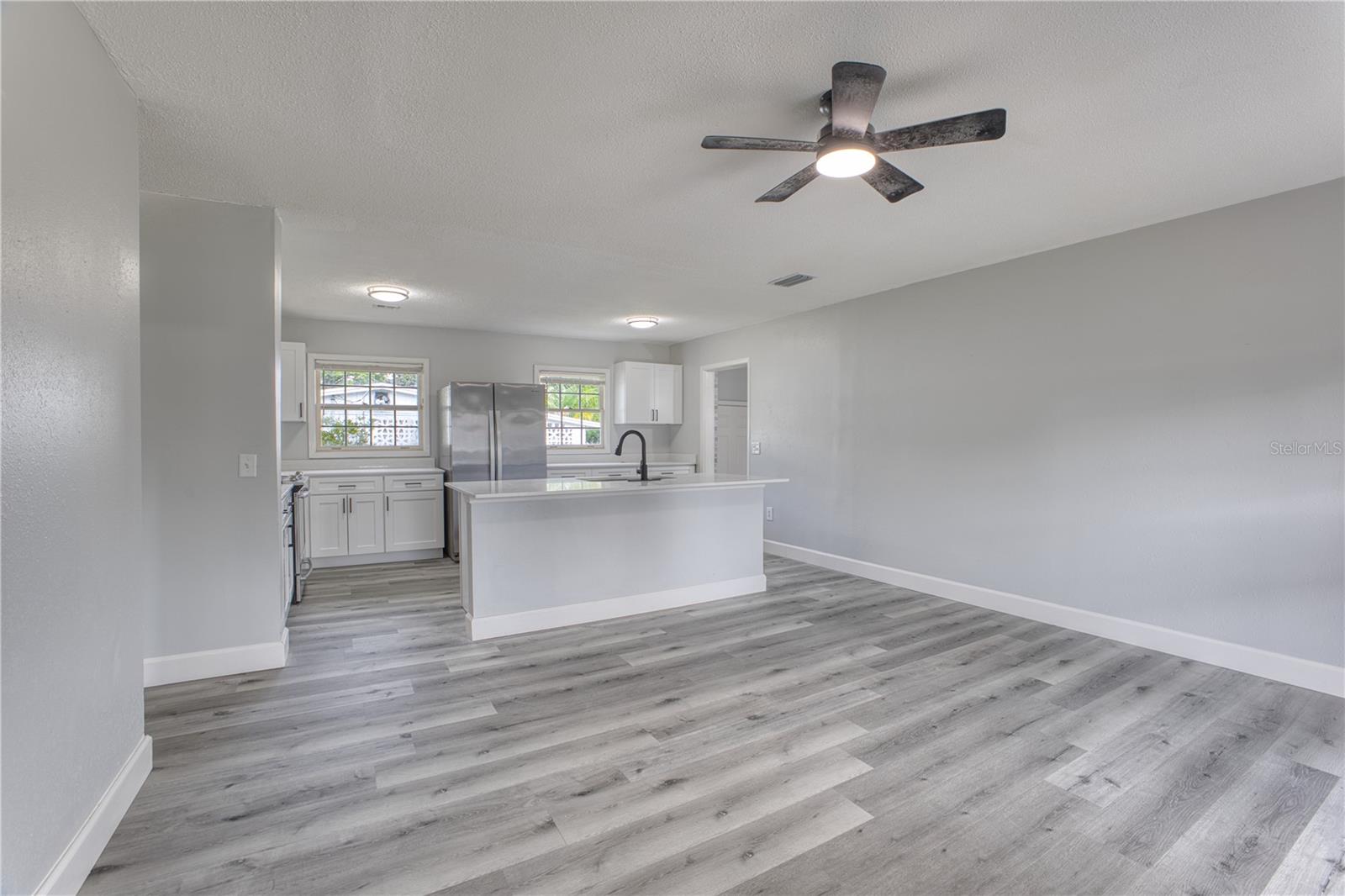 102 AMIGOS RD — photo 8