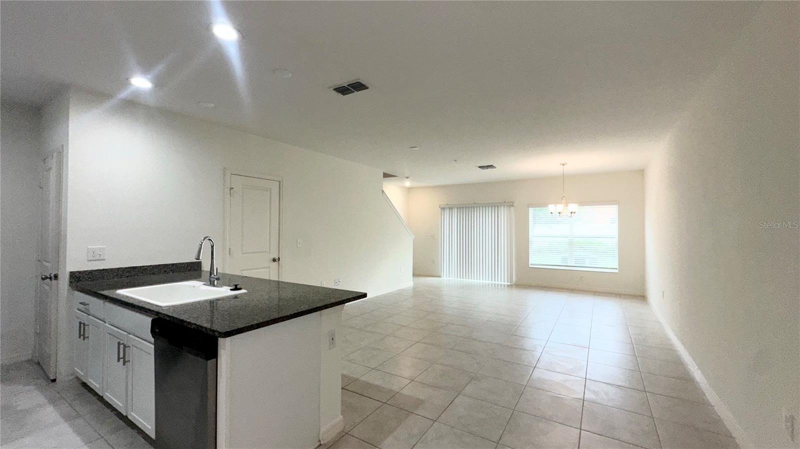 3805 HAMPTON CHASE LN — photo 2