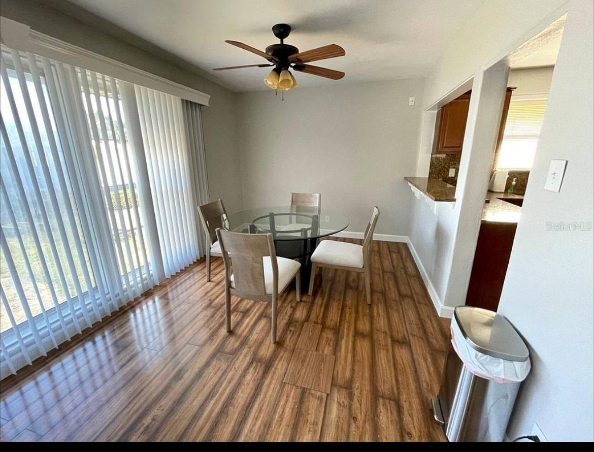 582 REVILO BLVD — photo 6