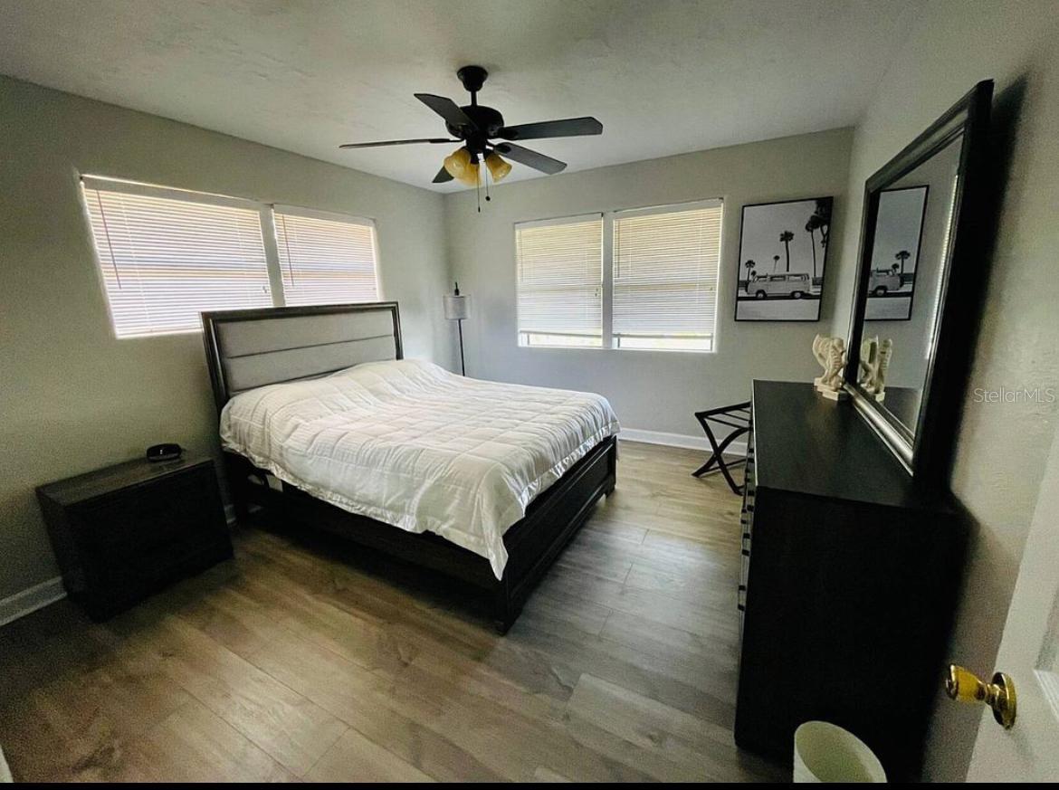 582 REVILO BLVD — photo 7