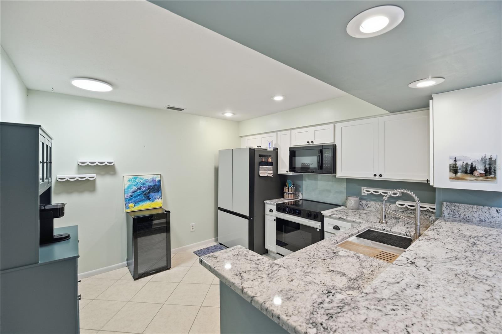 56 LAKE FOREST PL — photo 6