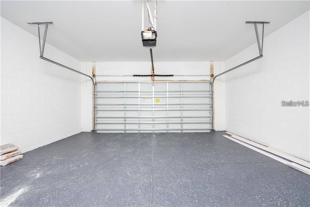 574 GERALDINE DR — photo 12
