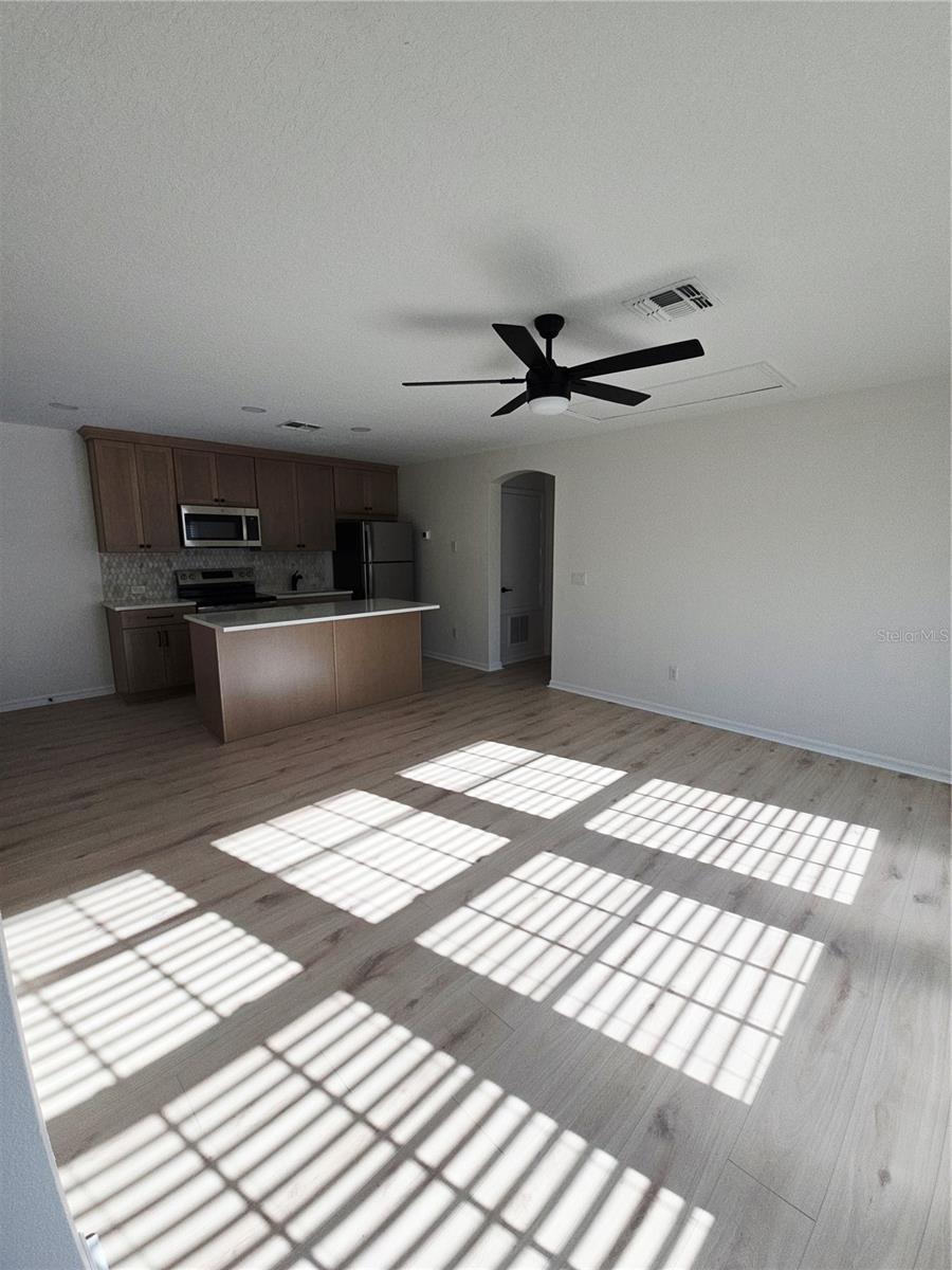 1106 RUSH CT #B — photo 4