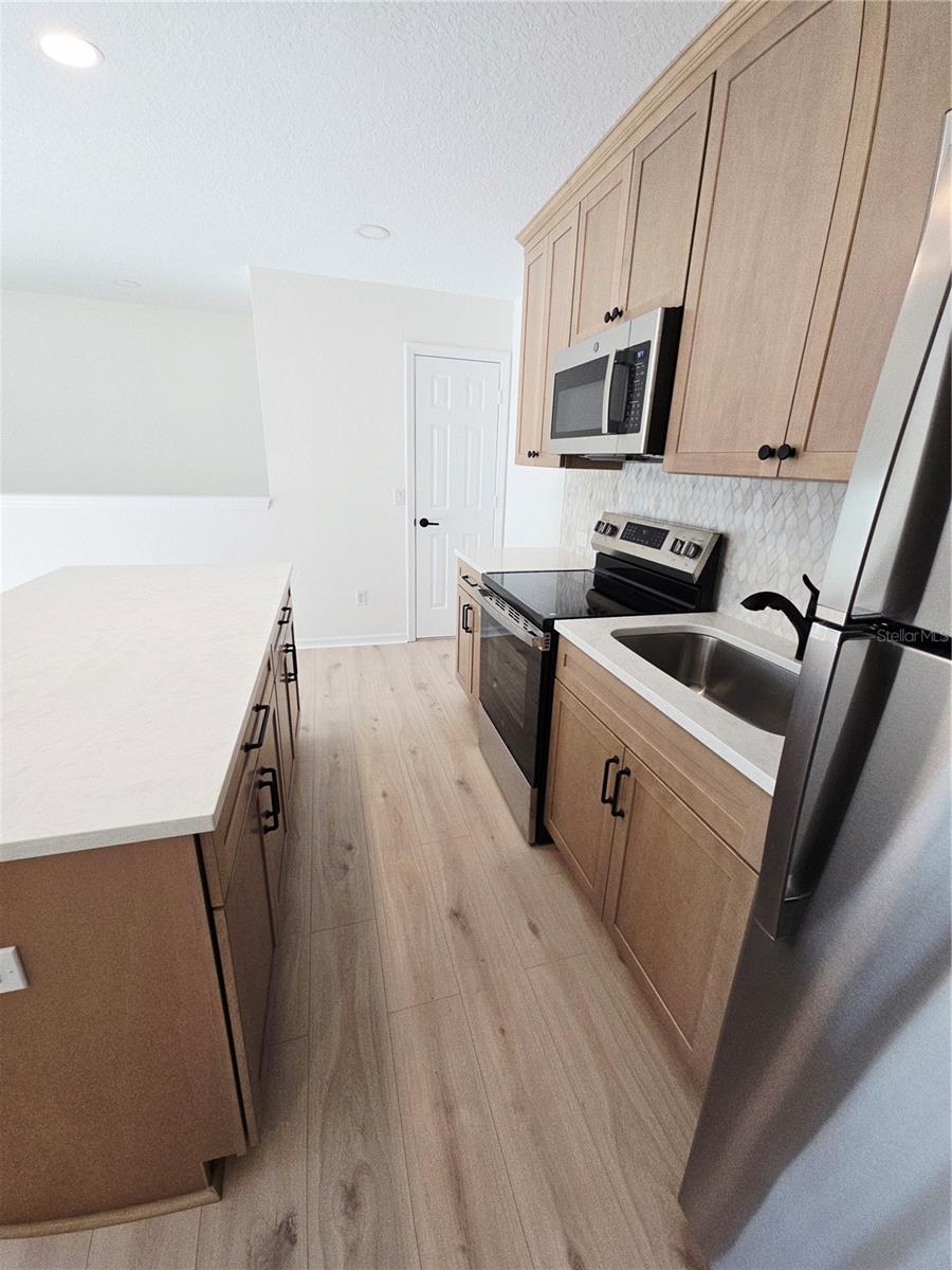 1106 RUSH CT #B — photo 8