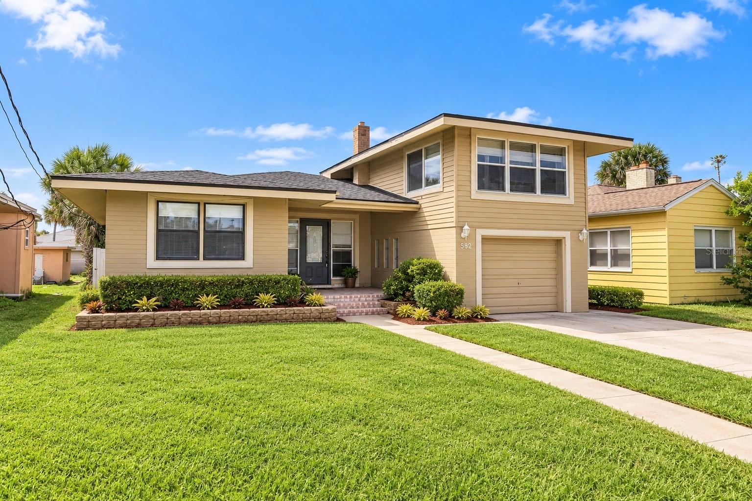 582 REVILO BLVD