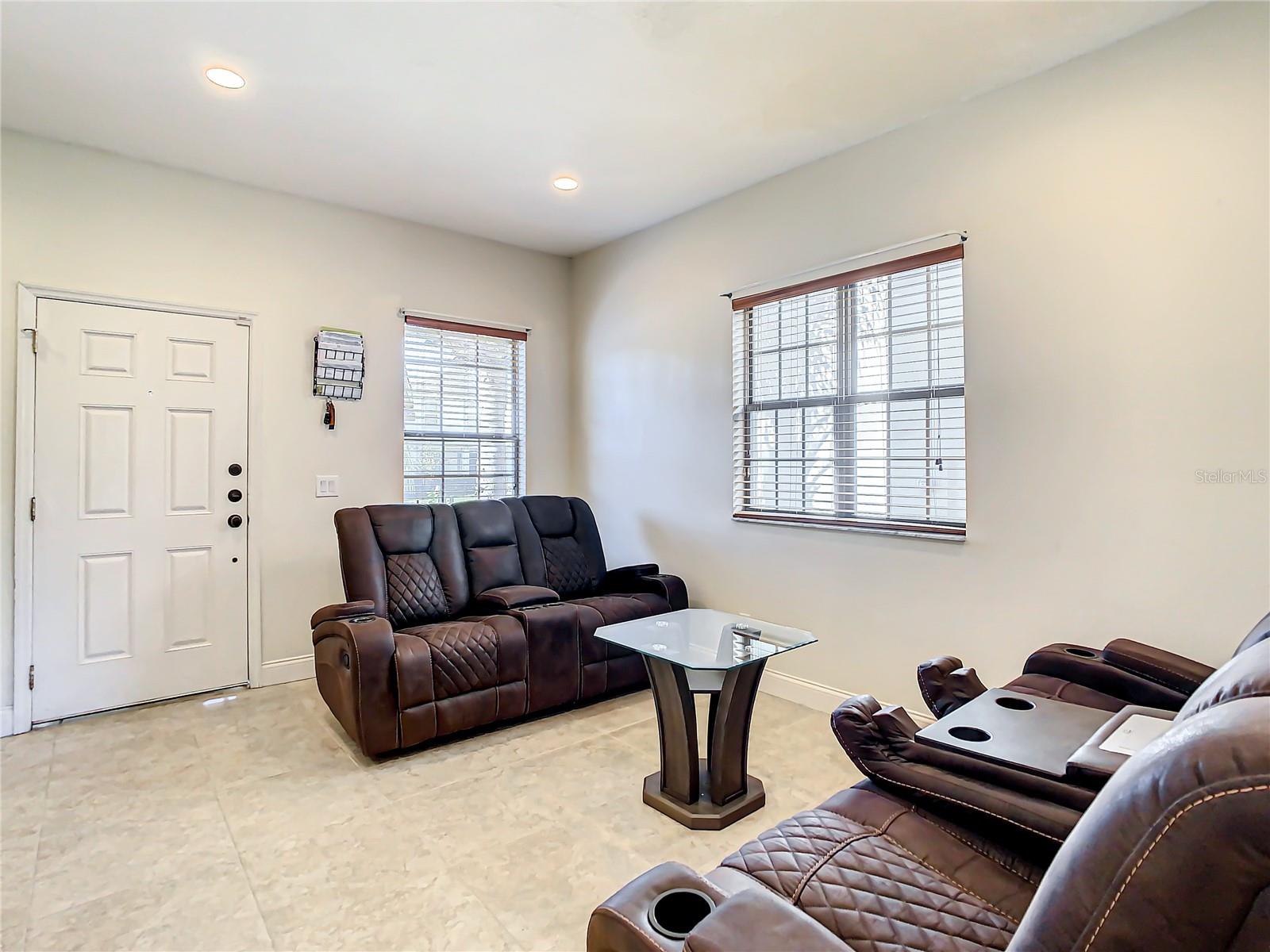 8735 ISLA BELLA DR — photo 2