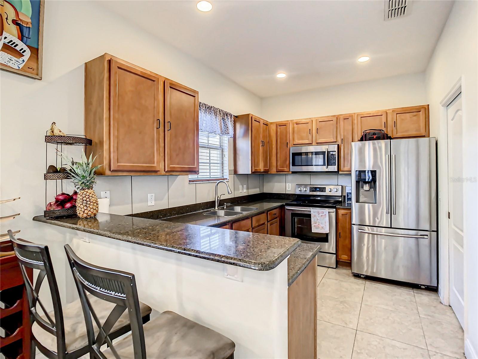 8735 ISLA BELLA DR — photo 8