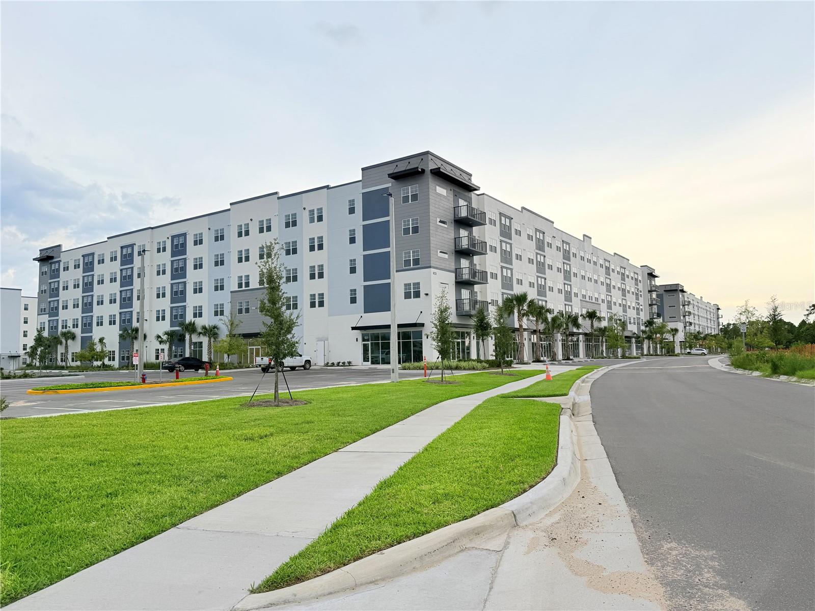 5563 MILLENIA PARK BLVD #425 — photo 2