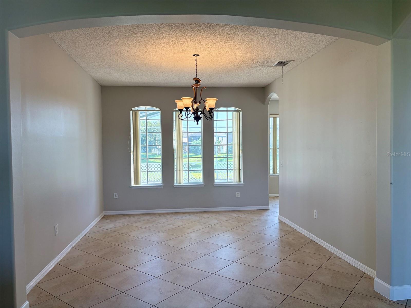 1219 DARNABY WAY — photo 3