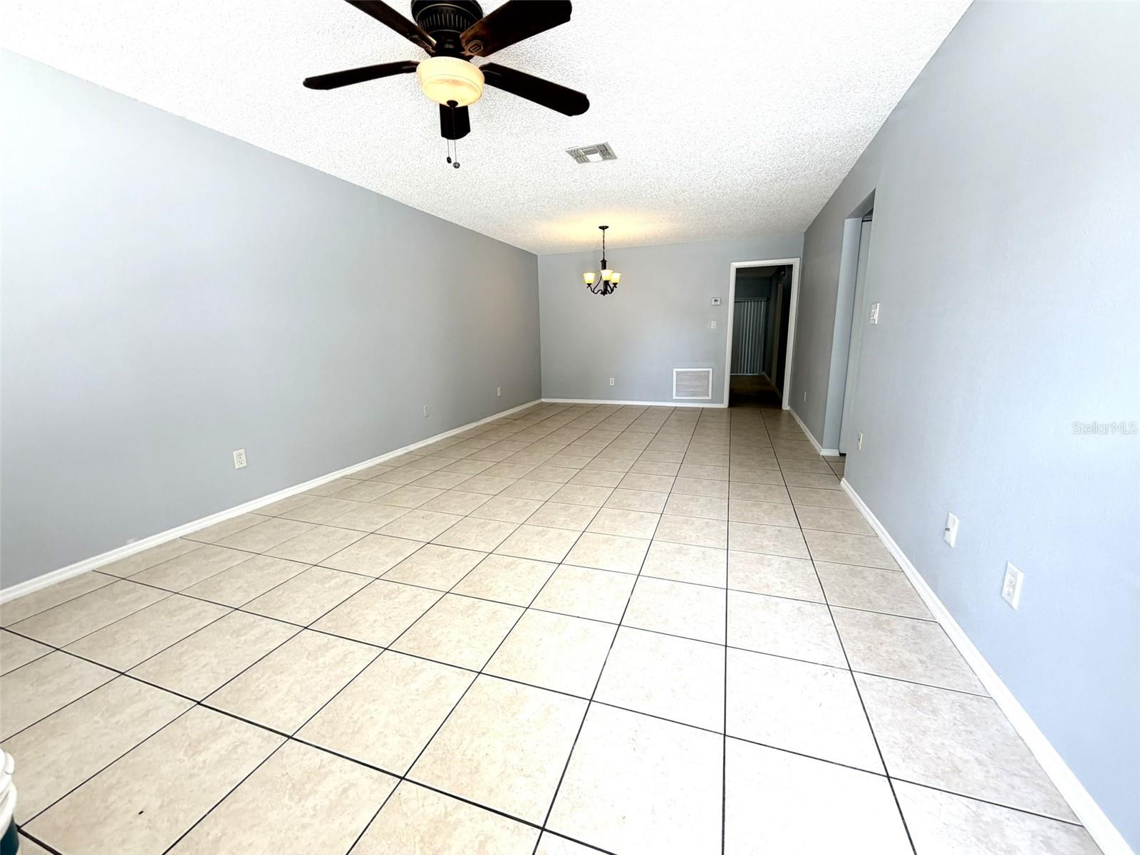 546 PIGEON CIR — photo 2