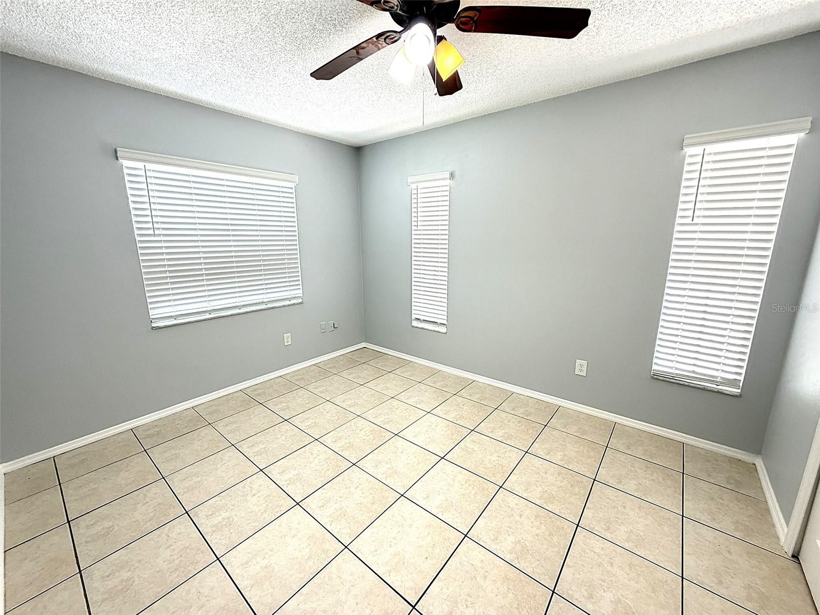 546 PIGEON CIR — photo 12