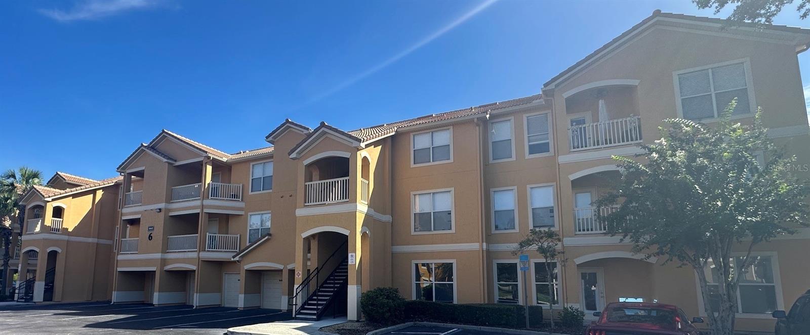 8842 VILLA VIEW CIR #301