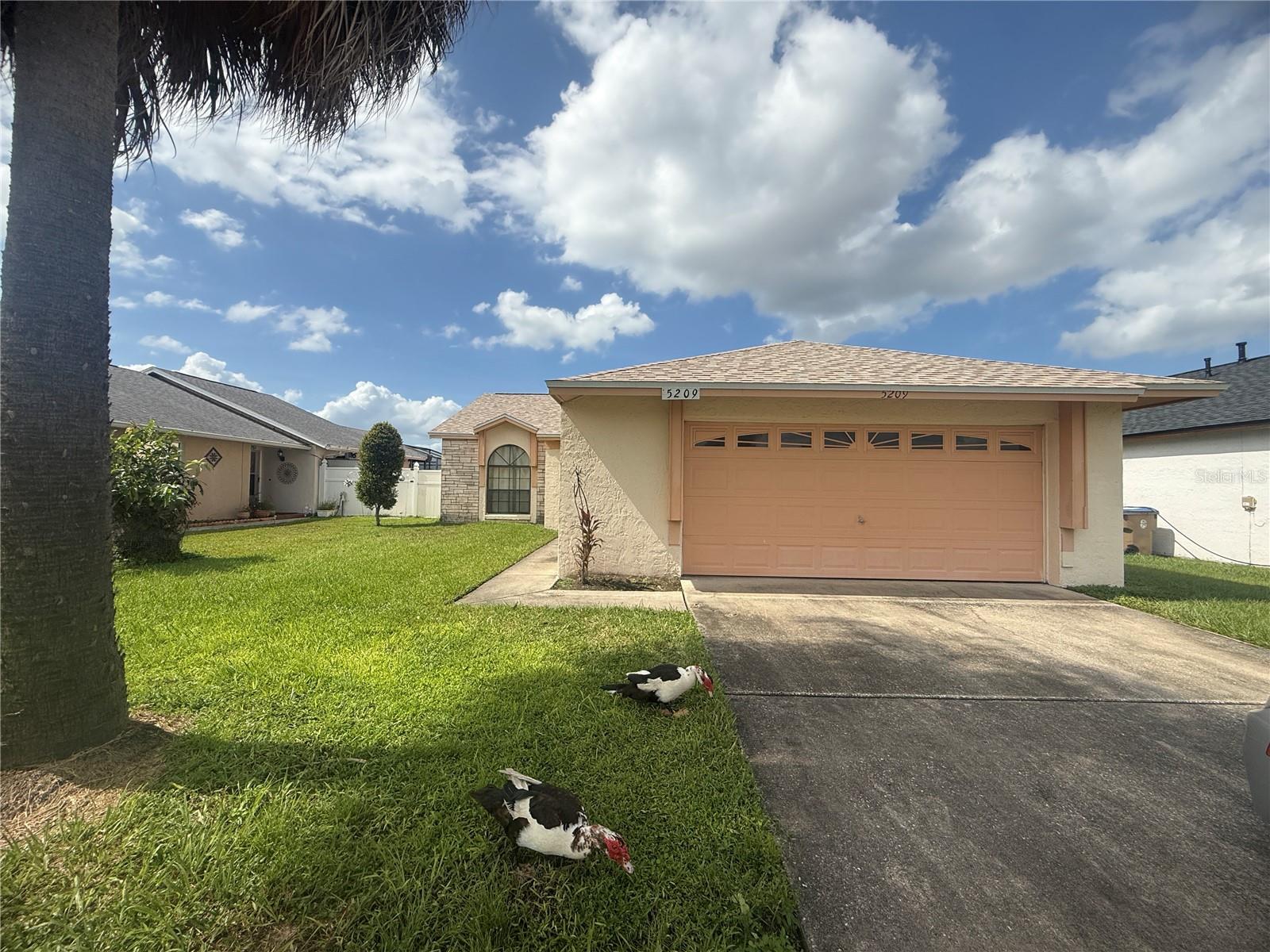 5209 BROKEN ARROW DR