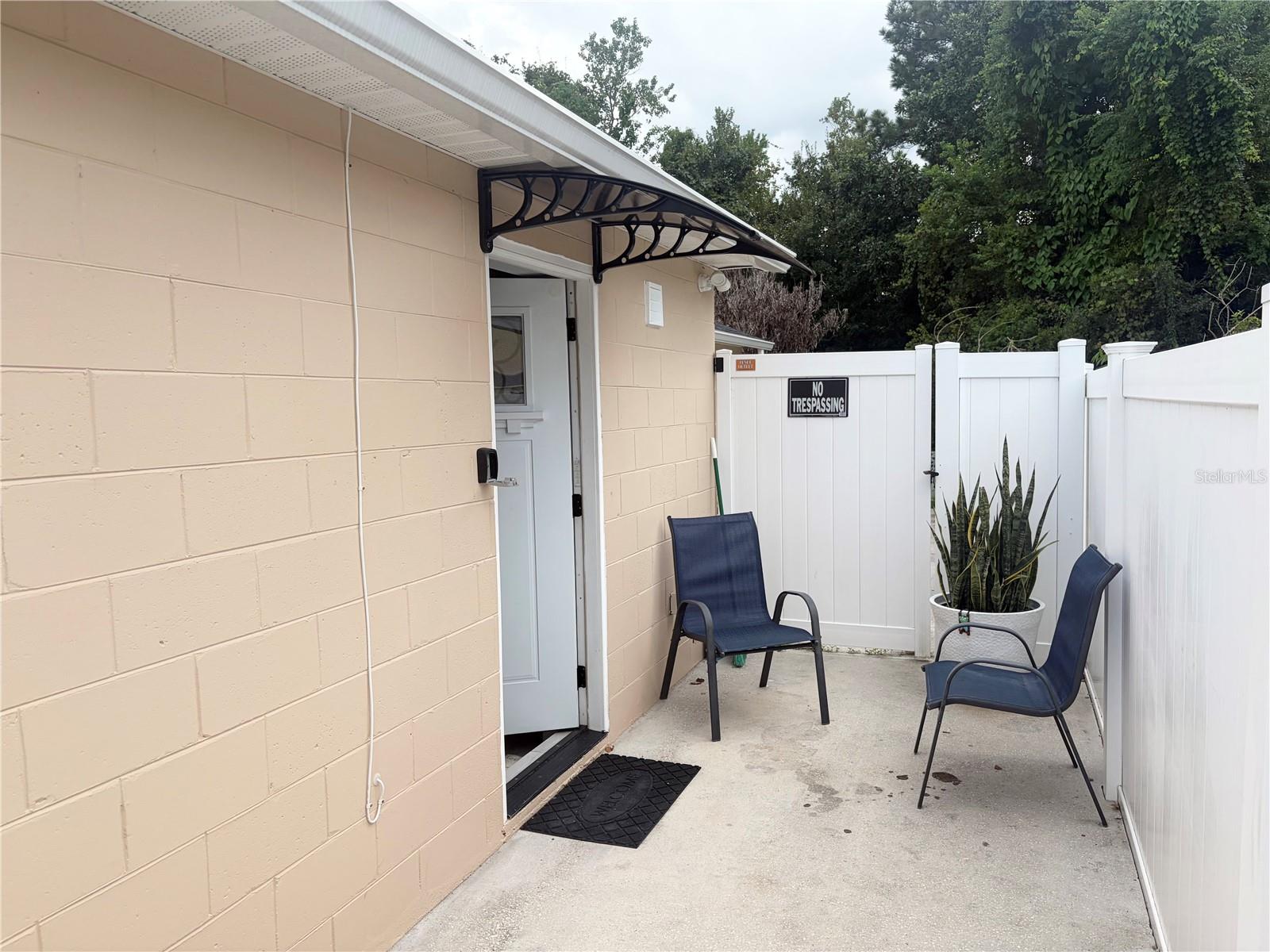 4992 LUNA NEGRA DR.