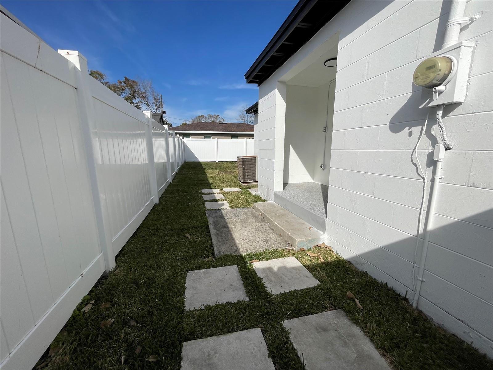4045 SHELLMAN ST — photo 11